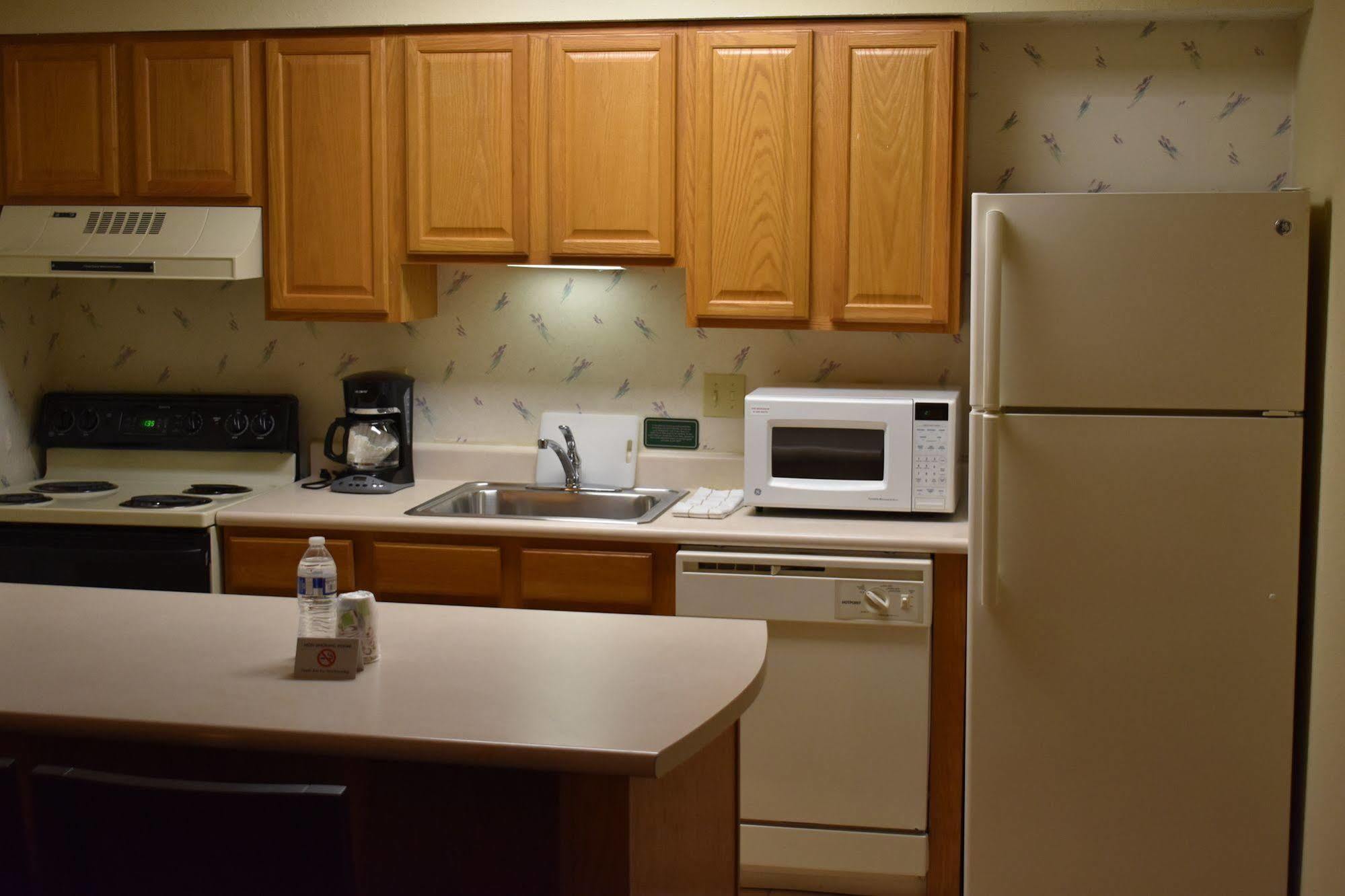 Hawthorn Extended Stay By Wyndham Wichita Eksteriør billede
